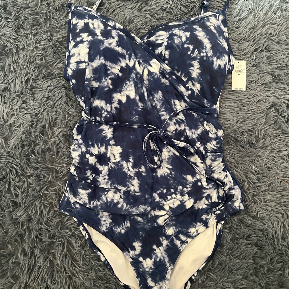 Women's GAP One Piece Bathing Suit Medium